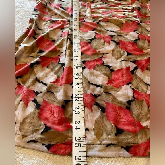 Red and brown sleeveless shell blouse - Picture 6 of 8